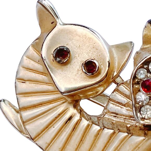 VTG Brooch Rhinestone Twin Cat Mid Century Quirky Figural Jewelry Gold Tone Pin - Picture 2 of 11